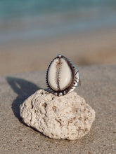 Afbeelding in Gallery-weergave laden, FORMENTERA SHELL RING
